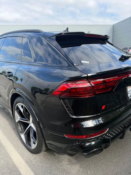 2025 Audi RS Q8 Performance - Image 4 of 11