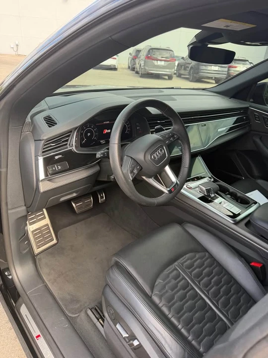 2025 Audi RS Q8 Performance - Image 6 of 11