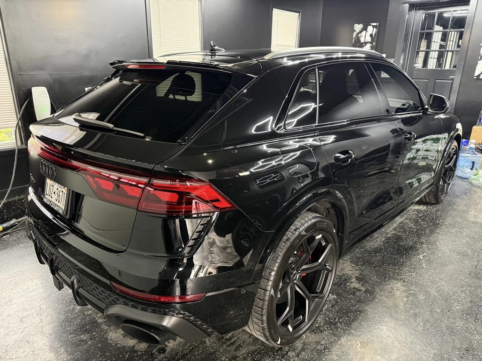 2025 Audi RS Q8 - Image 3 of 21