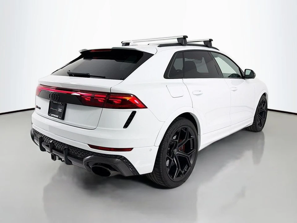 2025 Audi RS Q8 Performance - Image 7 of 12