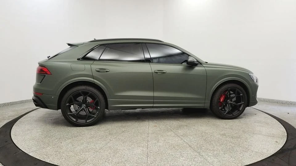2025 Audi RS Q8 Performance - Image 6 of 8