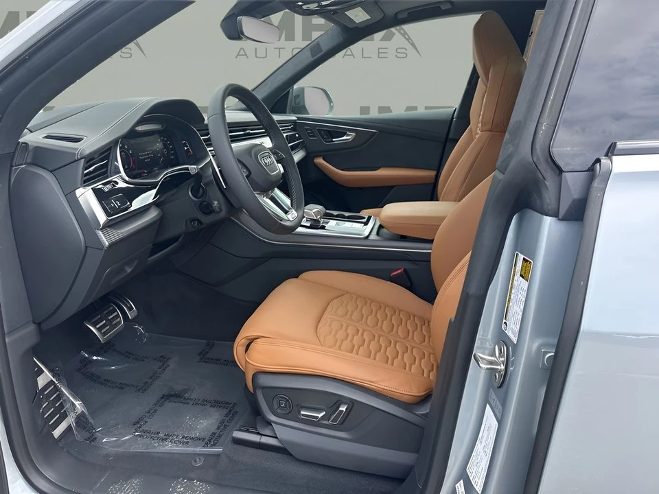 2025 Audi RS Q8 Performance - Image 9 of 12