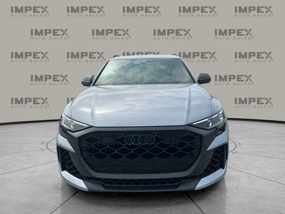 2025 Audi RS Q8 Performance - Image 8 of 12