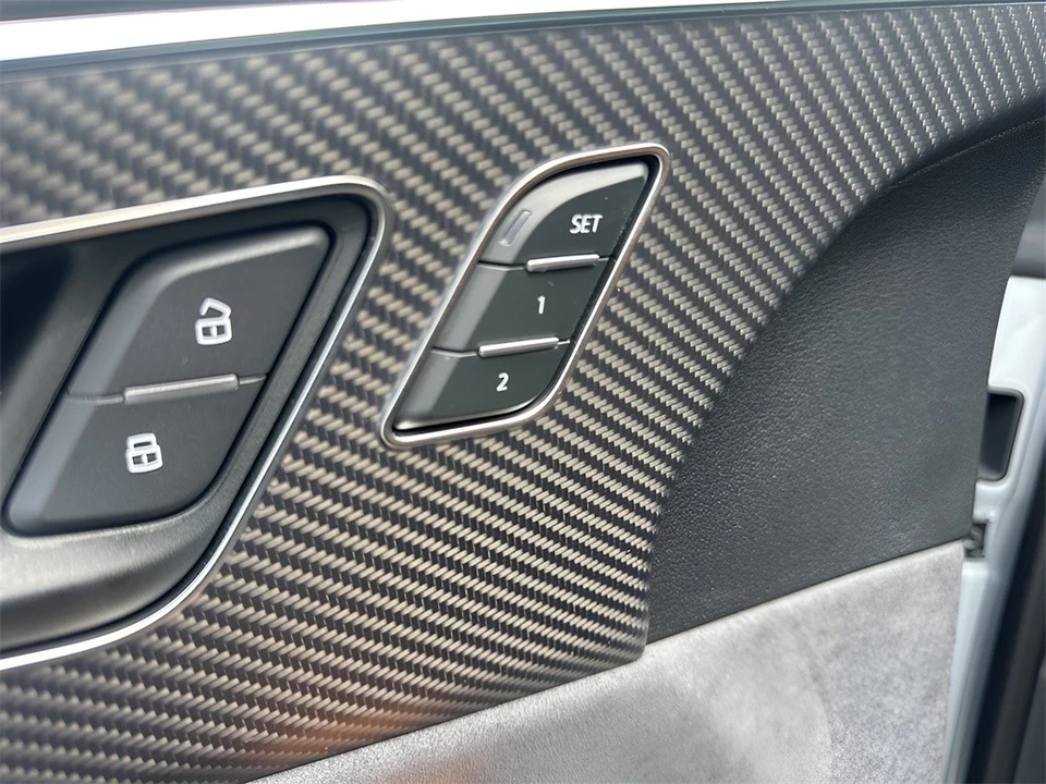 2025 Audi RS Q8 Performance - Image 11 of 12