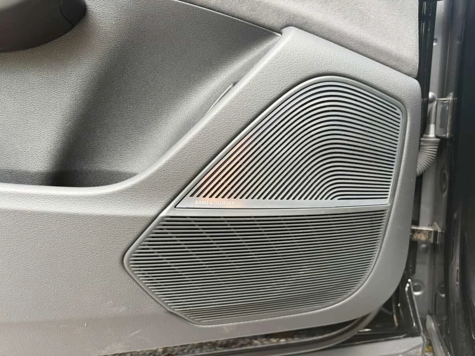 2025 Audi RS Q8 Performance - Image 12 of 12