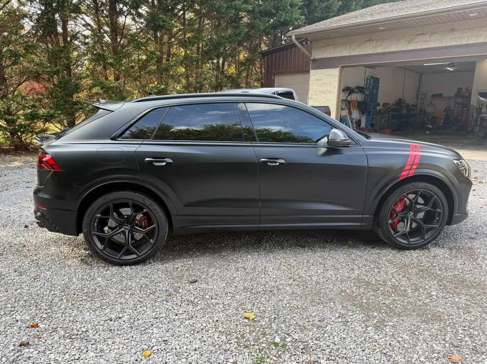 2025 Audi RS Q8 Performance - Image 6 of 12