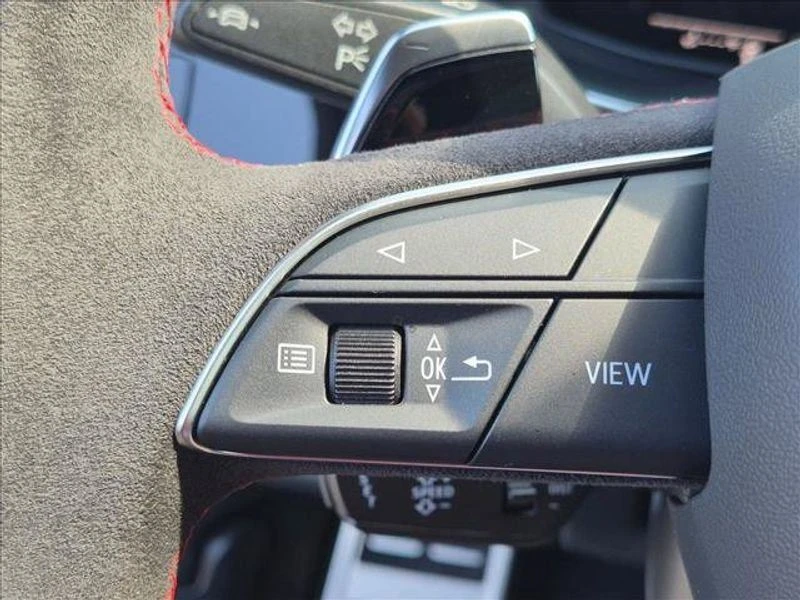 2025 Audi RS Q8 Performance - Image 12 of 20