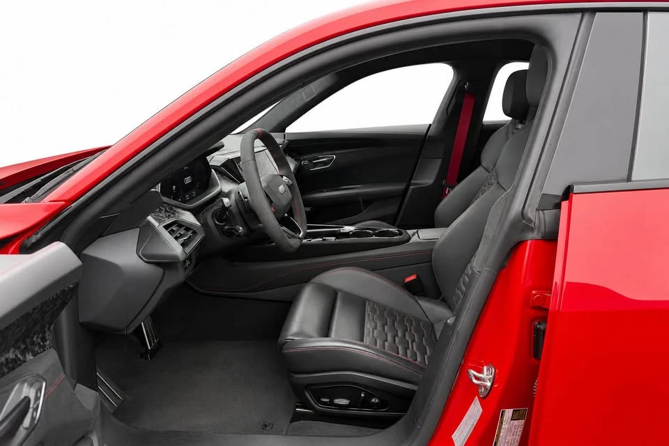 2025 Audi RS e-tron GT - Image 9 of 10