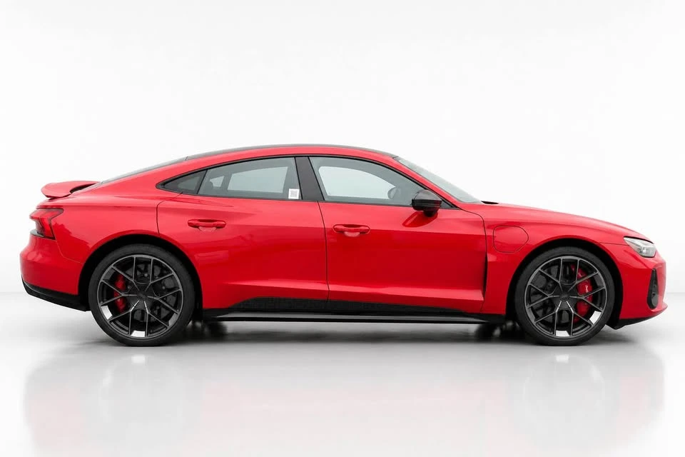 2025 Audi RS e-tron GT - Image 5 of 10