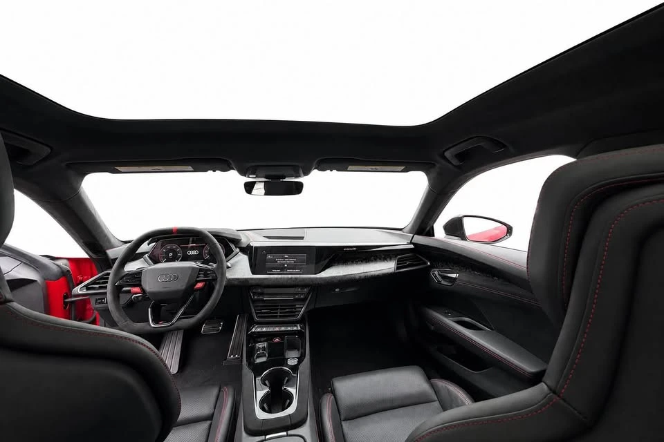 2025 Audi RS e-tron GT - Image 6 of 10