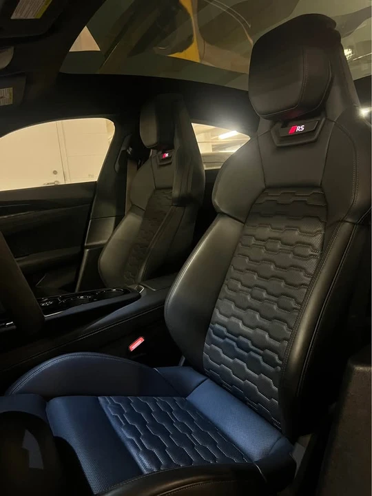 2025 Audi RS e-tron GT - Image 10 of 13