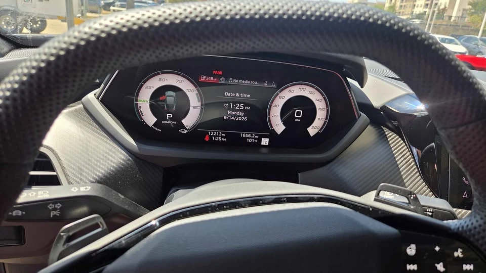 2025 Audi RS e-tron GT - Image 14 of 16