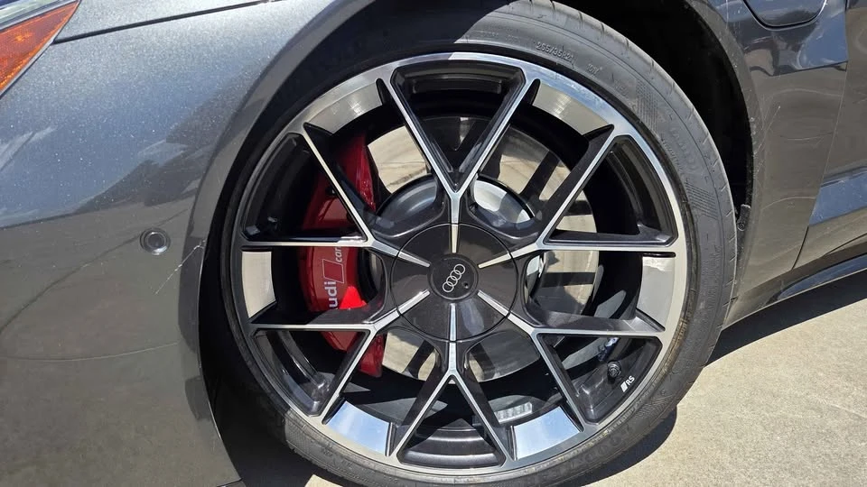 2025 Audi RS e-tron GT - Image 2 of 16