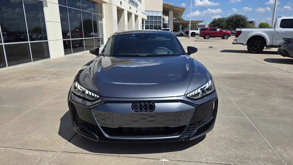 2025 Audi RS e-tron GT - Image 3 of 16