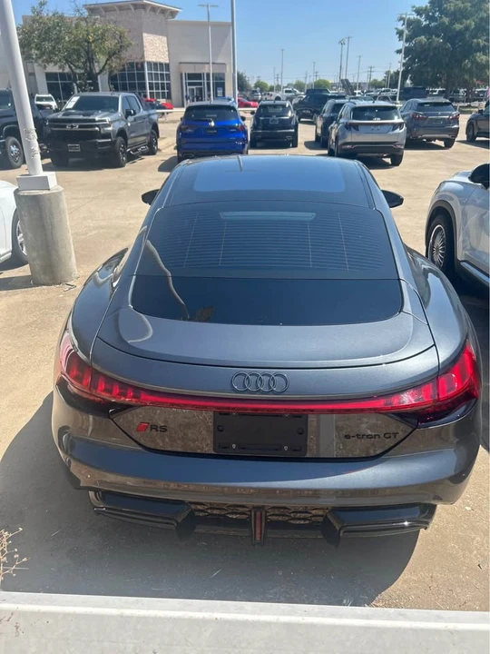 2025 Audi RS e-tron GT - Image 5 of 8