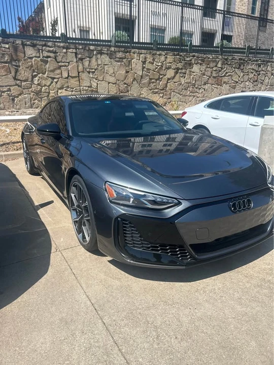 2025 Audi RS e-tron GT - Image 3 of 8