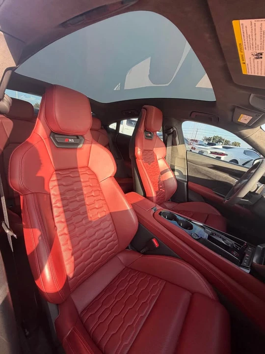 2025 Audi RS e-tron GT - Image 3 of 17