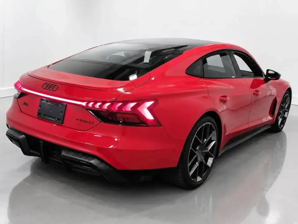2025 Audi RS e-tron GT - Image 13 of 14