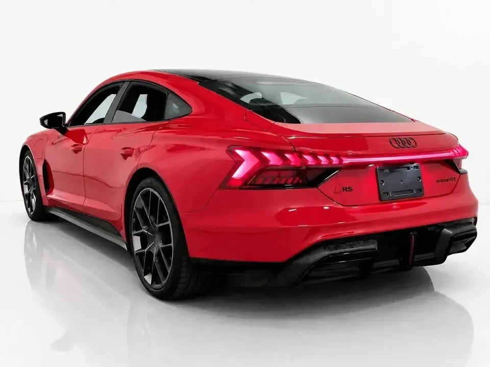 2025 Audi RS e-tron GT - Image 12 of 14
