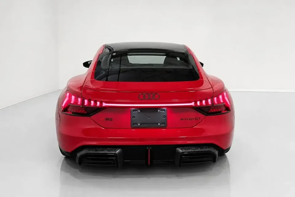 2025 Audi RS e-tron GT - Image 14 of 14