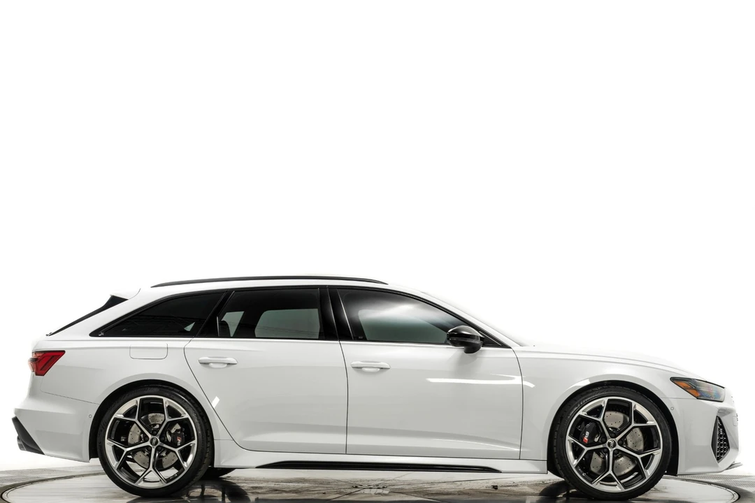 2025 Audi C8 RS6 - Image 2 of 12