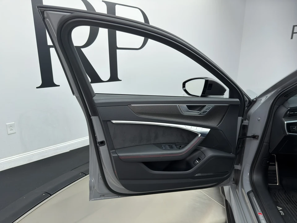 2025 Audi C8 RS6 - Image 14 of 19