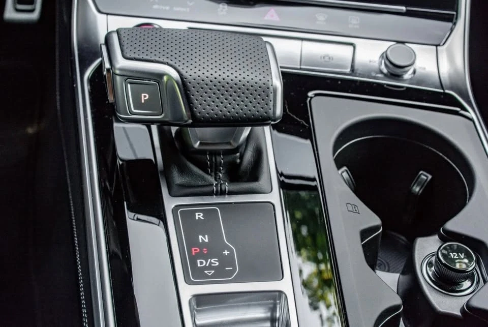 2025 Audi C8 RS6 - Image 11 of 12