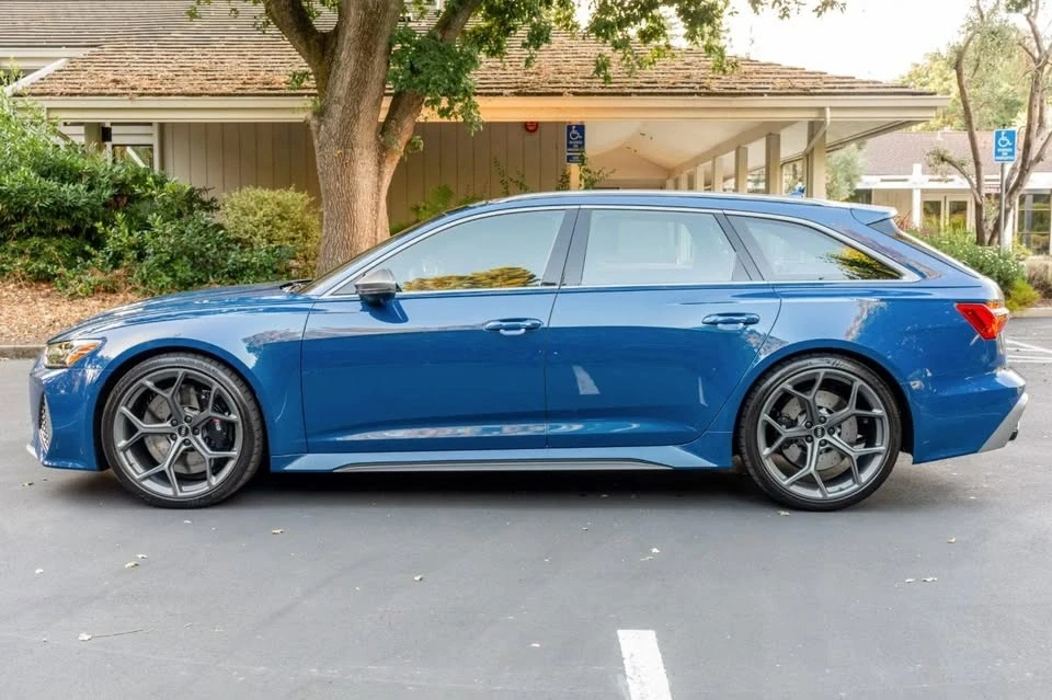 2025 Audi C8 RS6 - Image 4 of 12