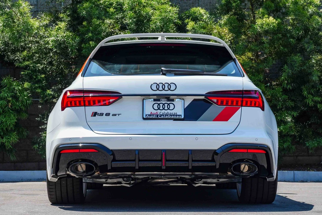 2025 Audi C8 RS6 - Image 8 of 31