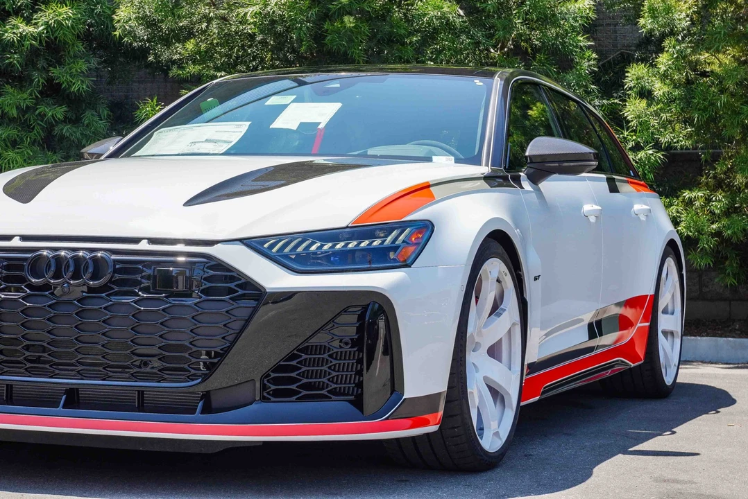 2025 Audi C8 RS6 - Image 30 of 31