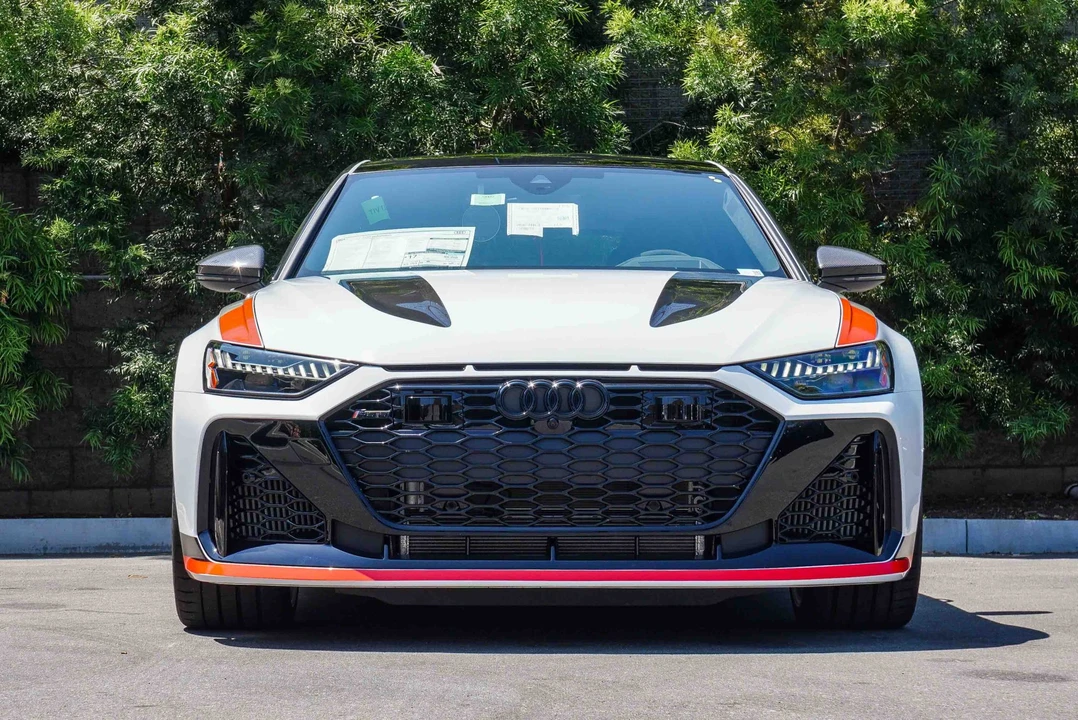 2025 Audi C8 RS6 - Image 16 of 31