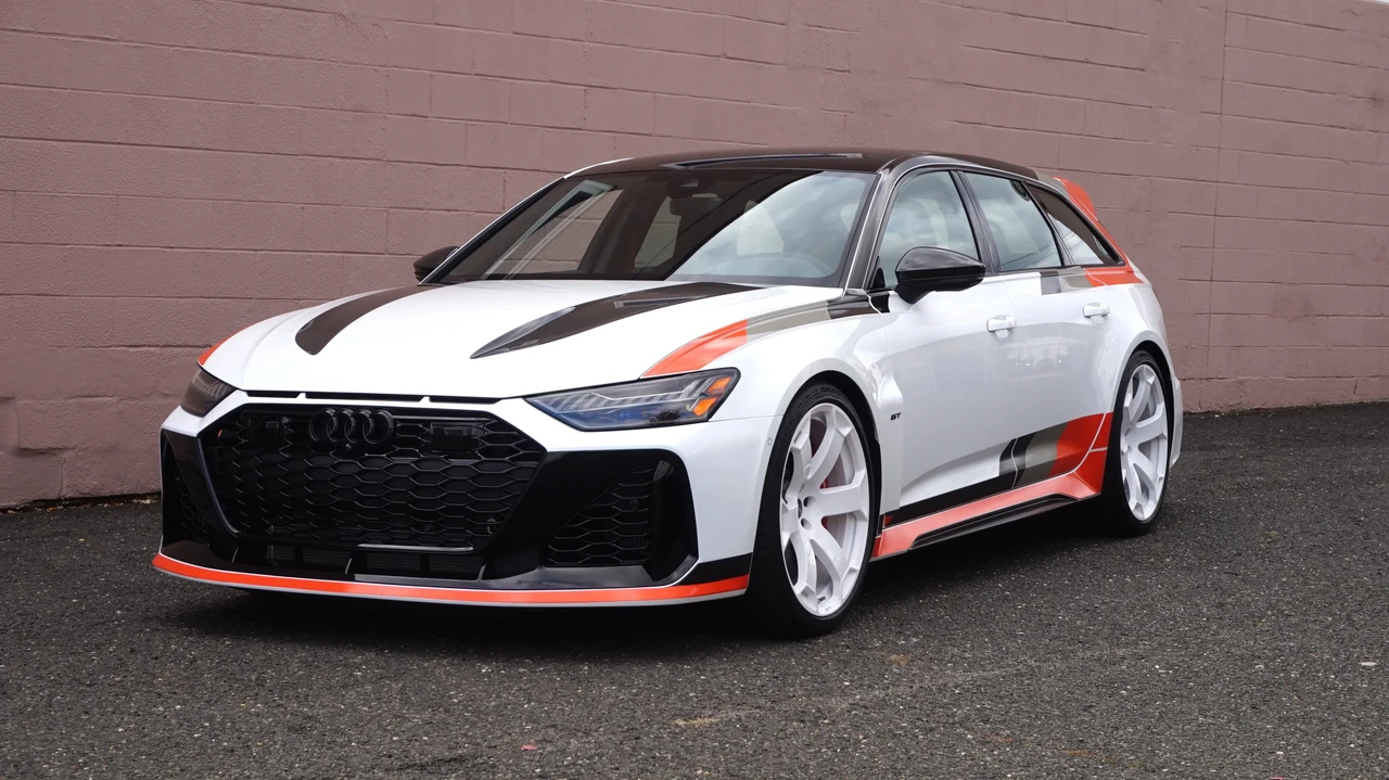 2025 Audi C8 RS6 - Image 10 of 31