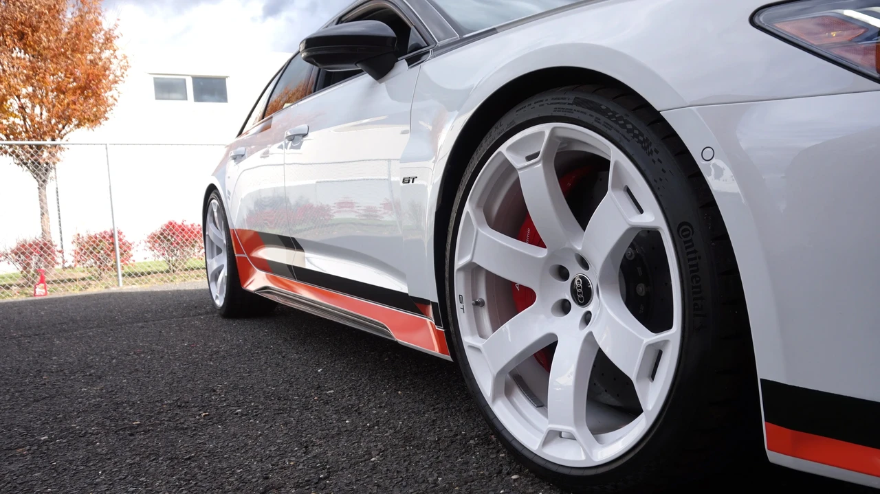 2025 Audi C8 RS6 - Image 30 of 31