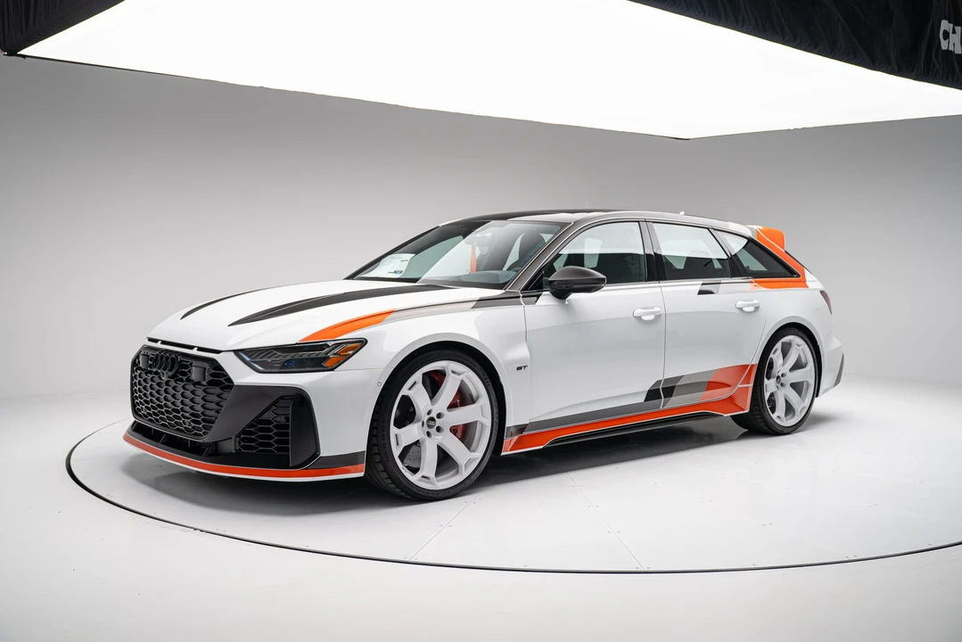 2025 Audi C8 RS6 - Image 2 of 31