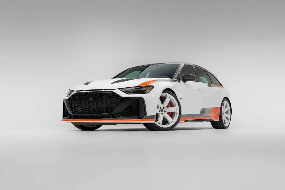 2025 Audi C8 RS6 - Image 2 of 31