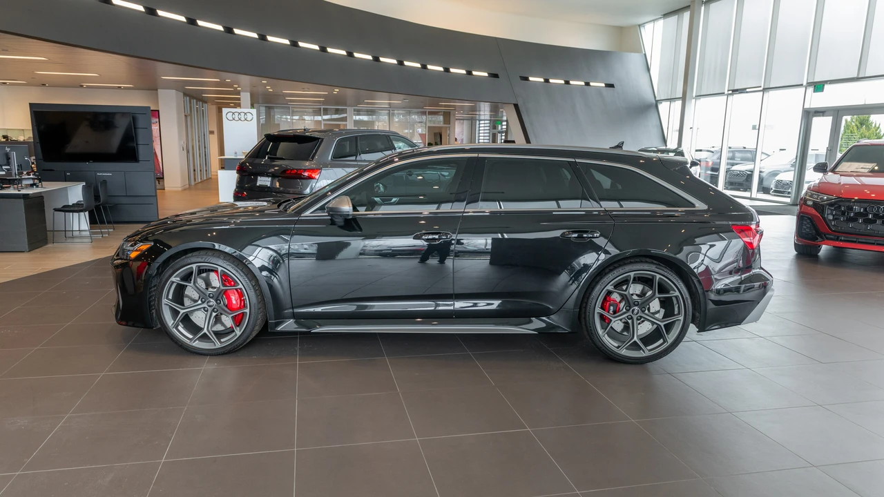 2025 Audi C8 RS6 - Image 8 of 31