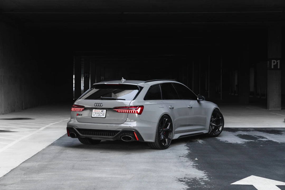 2025 Audi C8 RS6 - Image 17 of 31