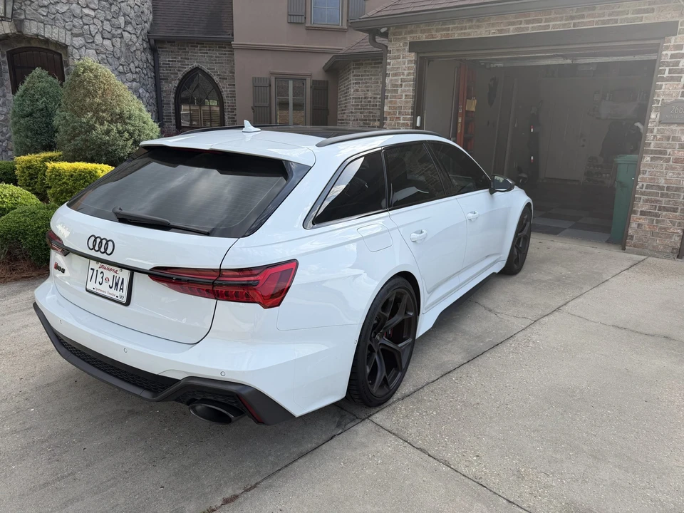 2025 Audi C8 RS6 - Image 8 of 31