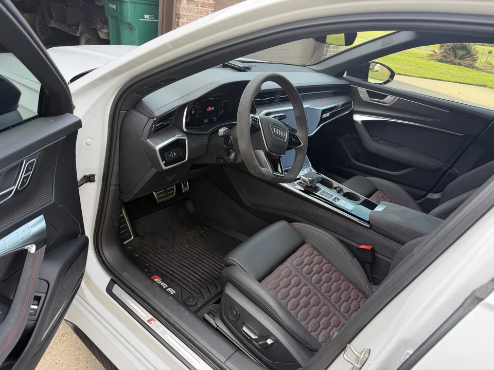 2025 Audi C8 RS6 - Image 30 of 31