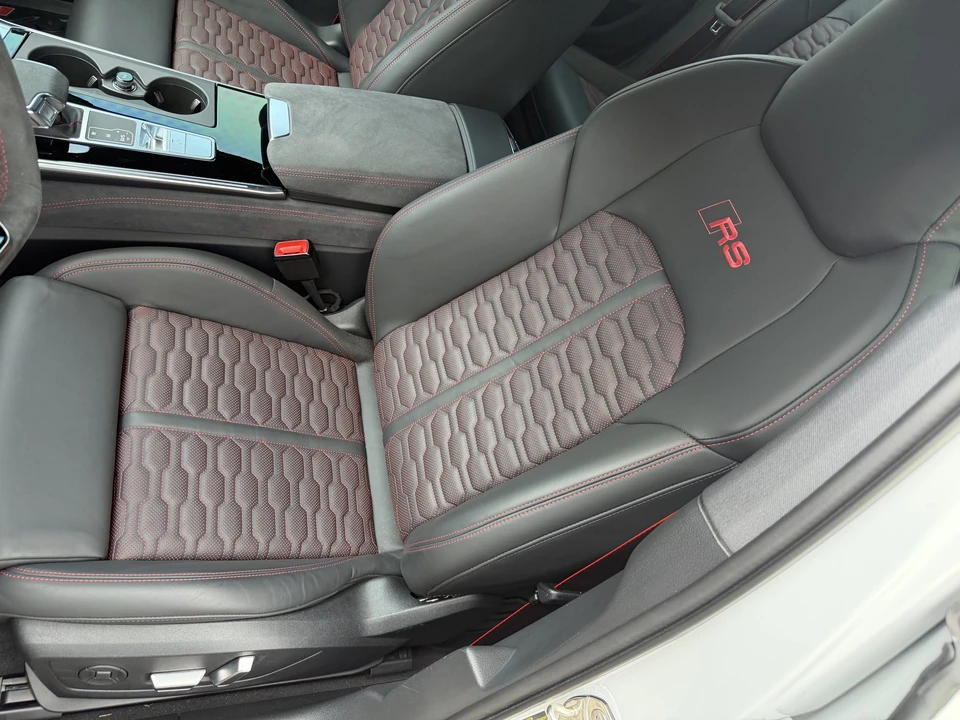 2025 Audi C8 RS6 - Image 26 of 31