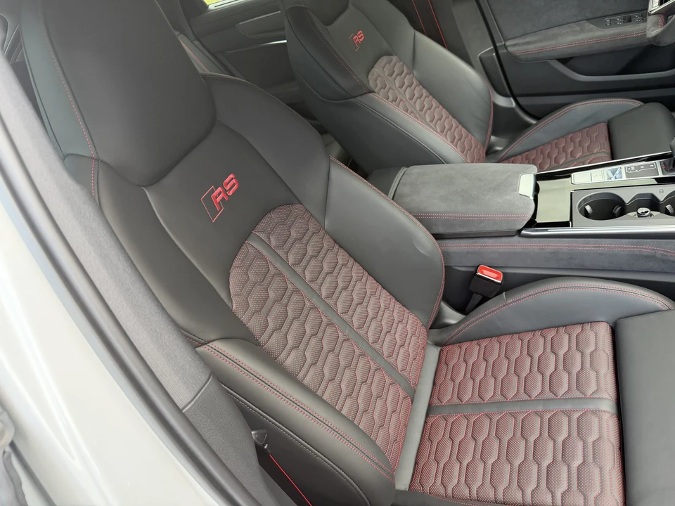 2025 Audi C8 RS6 - Image 29 of 31