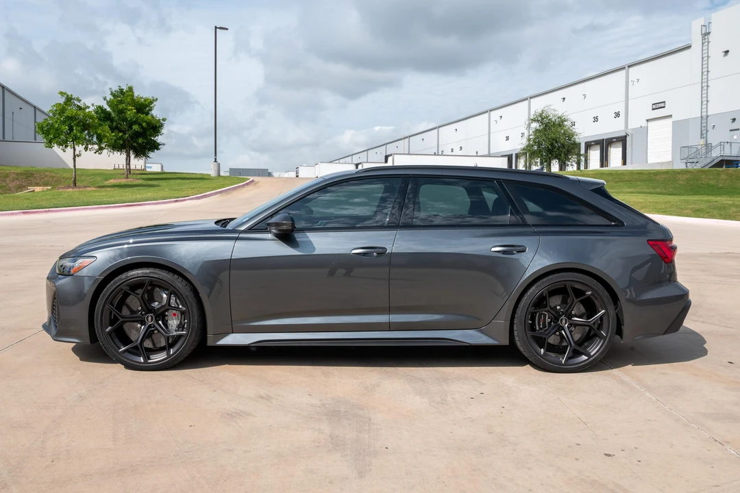 2025 Audi C8 RS6 - Image 3 of 31