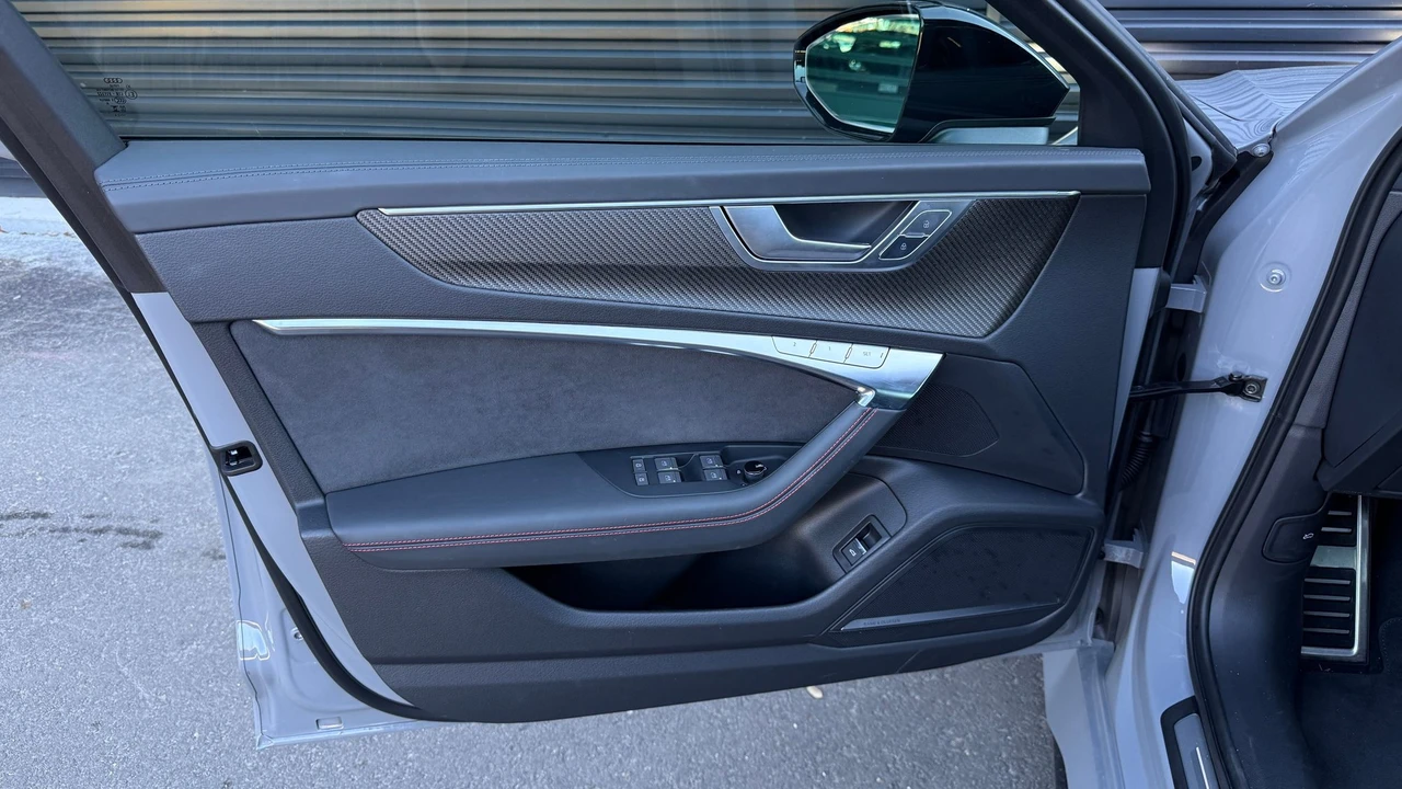2025 Audi C8 RS6 - Image 13 of 19