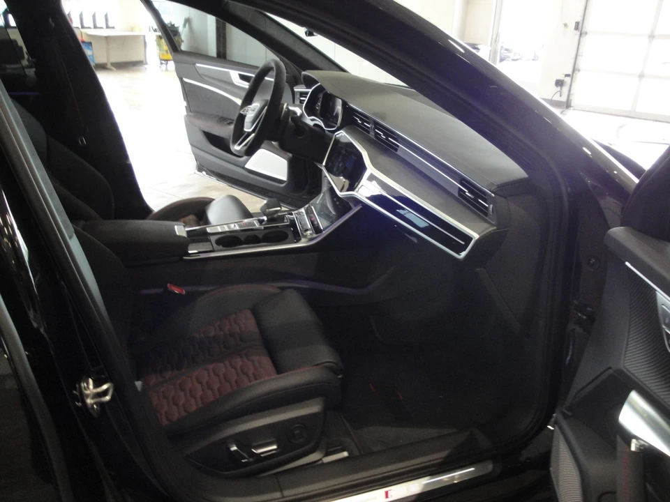 2025 Audi C8 RS6 - Image 12 of 16