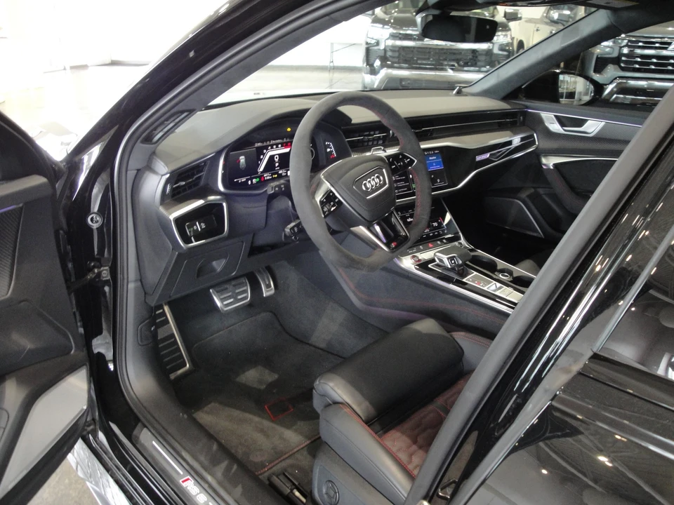 2025 Audi C8 RS6 - Image 11 of 16