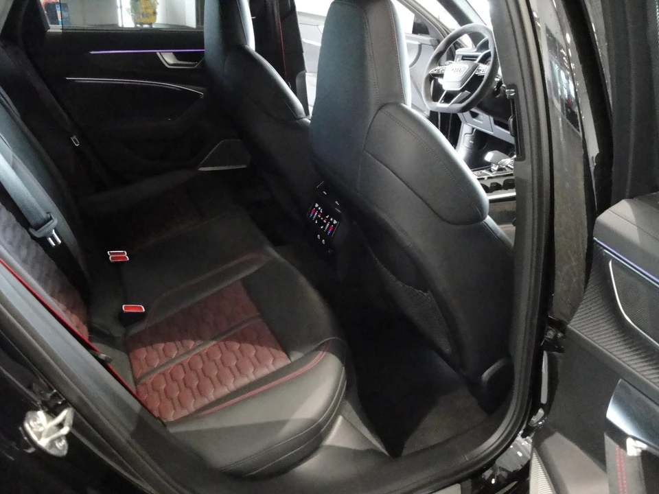2025 Audi C8 RS6 - Image 14 of 16