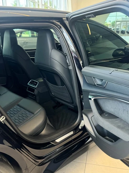 2025 Audi C8 RS6 - Image 9 of 13