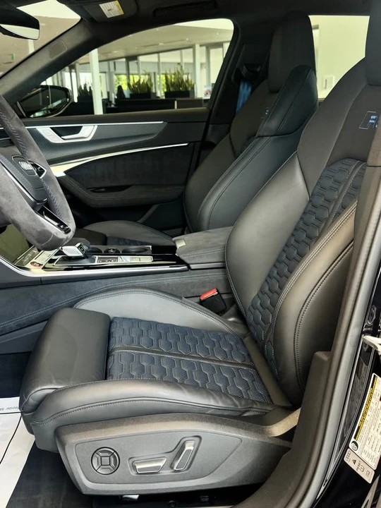 2025 Audi C8 RS6 - Image 5 of 13