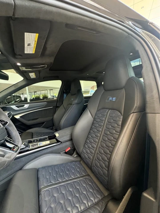 2025 Audi C8 RS6 - Image 12 of 13