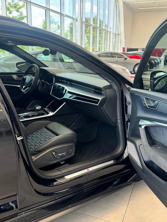 2025 Audi C8 RS6 - Image 10 of 13